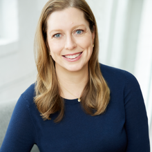 Understanding what the body needs to relate and communicate: This session explores how sensory-motor experiences provide the foundation for communication, highlighting strategies for supporting growth in both individual and group DIR settings. - Inglês